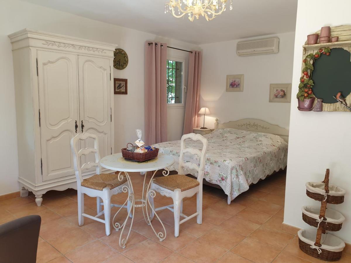 Residence A Merula Кальви Экстерьер фото