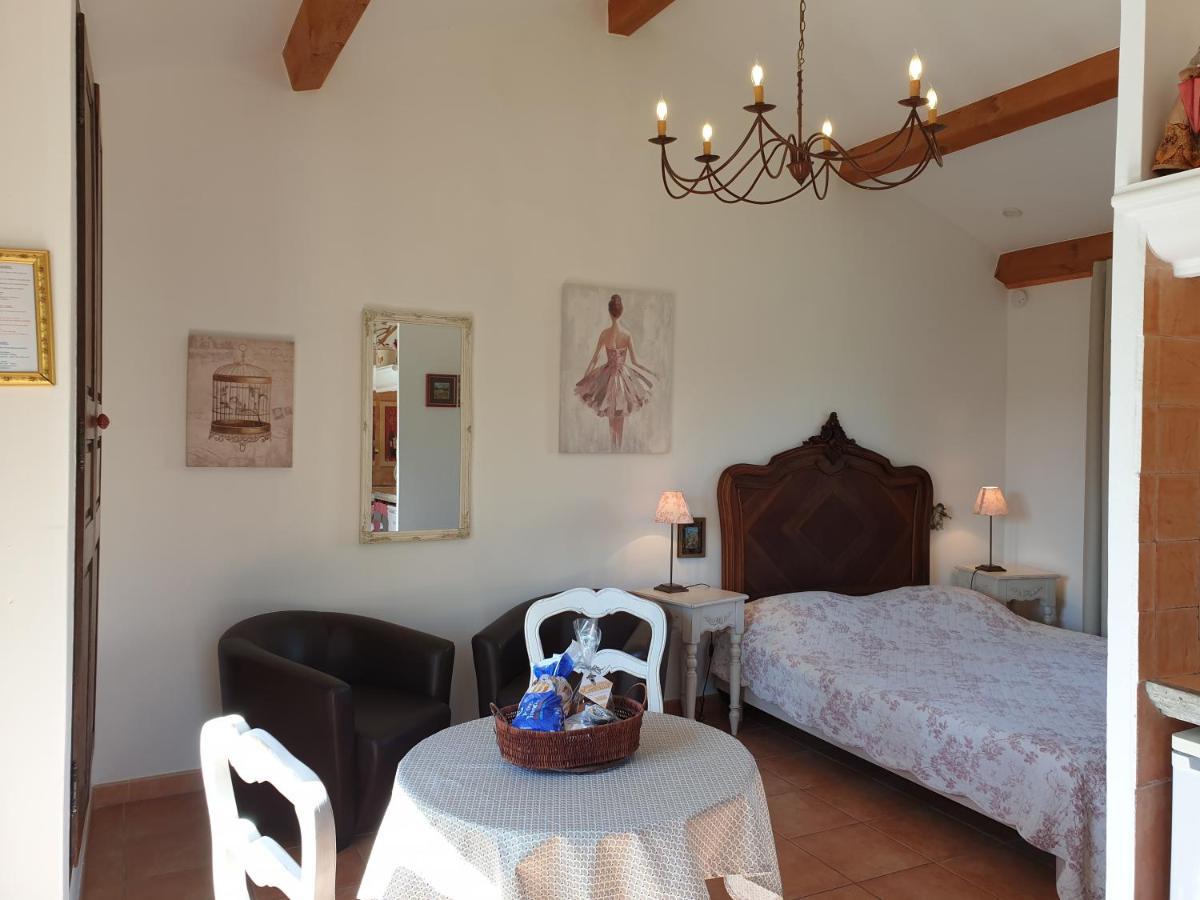 Residence A Merula Кальви Экстерьер фото